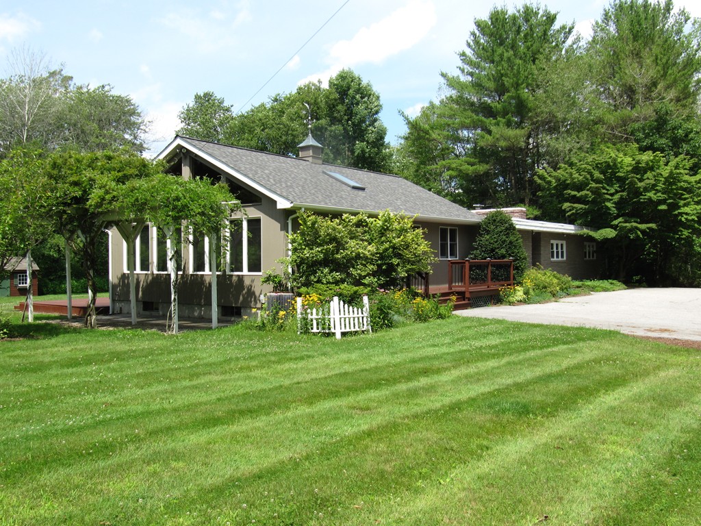 82 Central Turnpike Sutton, MA 01590 - Photo 4 of 30