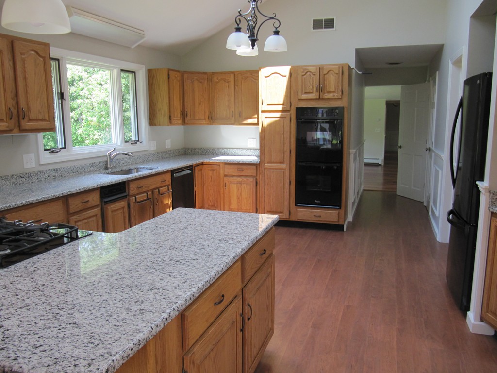 82 Central Turnpike Sutton, MA 01590 - Photo 8 of 30