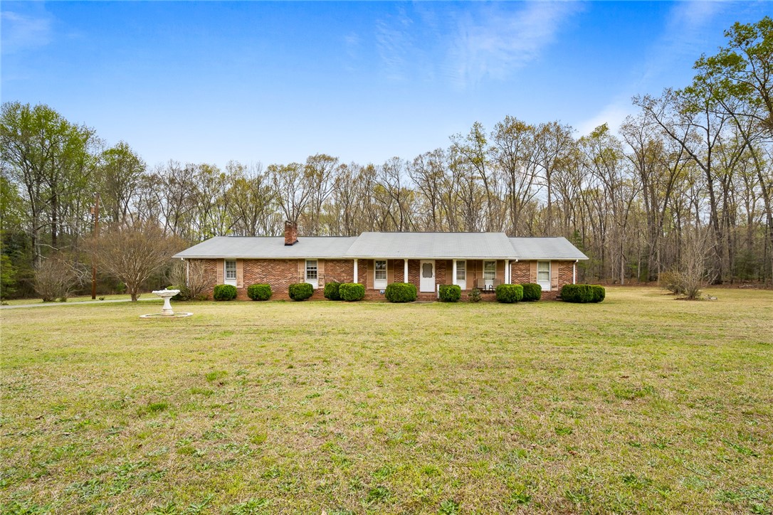 137 McKelvey Road Pelzer, SC 29669 - Photo 3 of 33