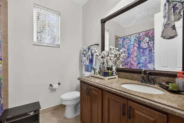 a view of entryway with workspace