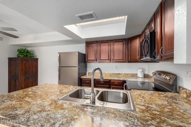 $189,000 | 3601 West Tierra Buena Lane, Unit 168, Phoenix, AZ 85053