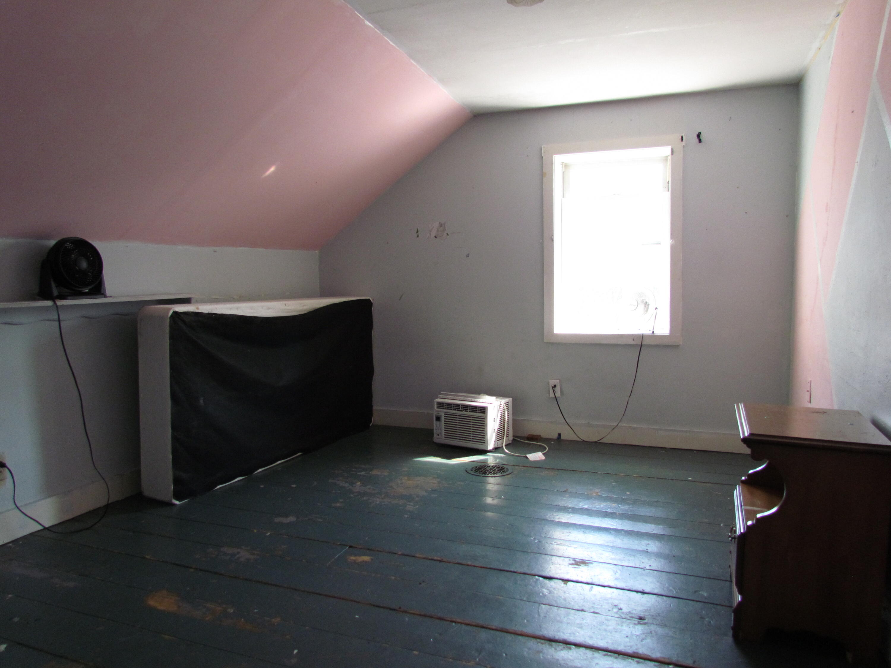 53 Ferry Road Lisbon, ME 04250 - Photo 23 of 50 1st Bedroom 2nd Floor