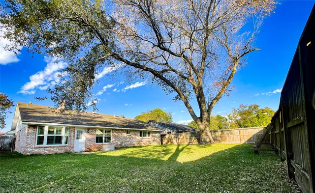 $1,800 | 13607 Fernhill Drive, Sugar Land, TX 77498