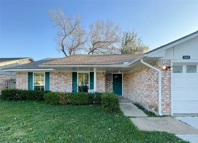 $1,800 | 13607 Fernhill Drive, Sugar Land, TX 77498