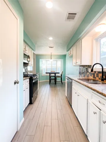 $1,800 | 13607 Fernhill Drive, Sugar Land, TX 77498