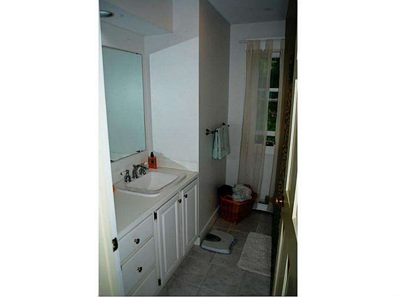 40 West Beech Ridge Road Scarborough, ME 04074 - Photo 11 of 19 Bathroom.