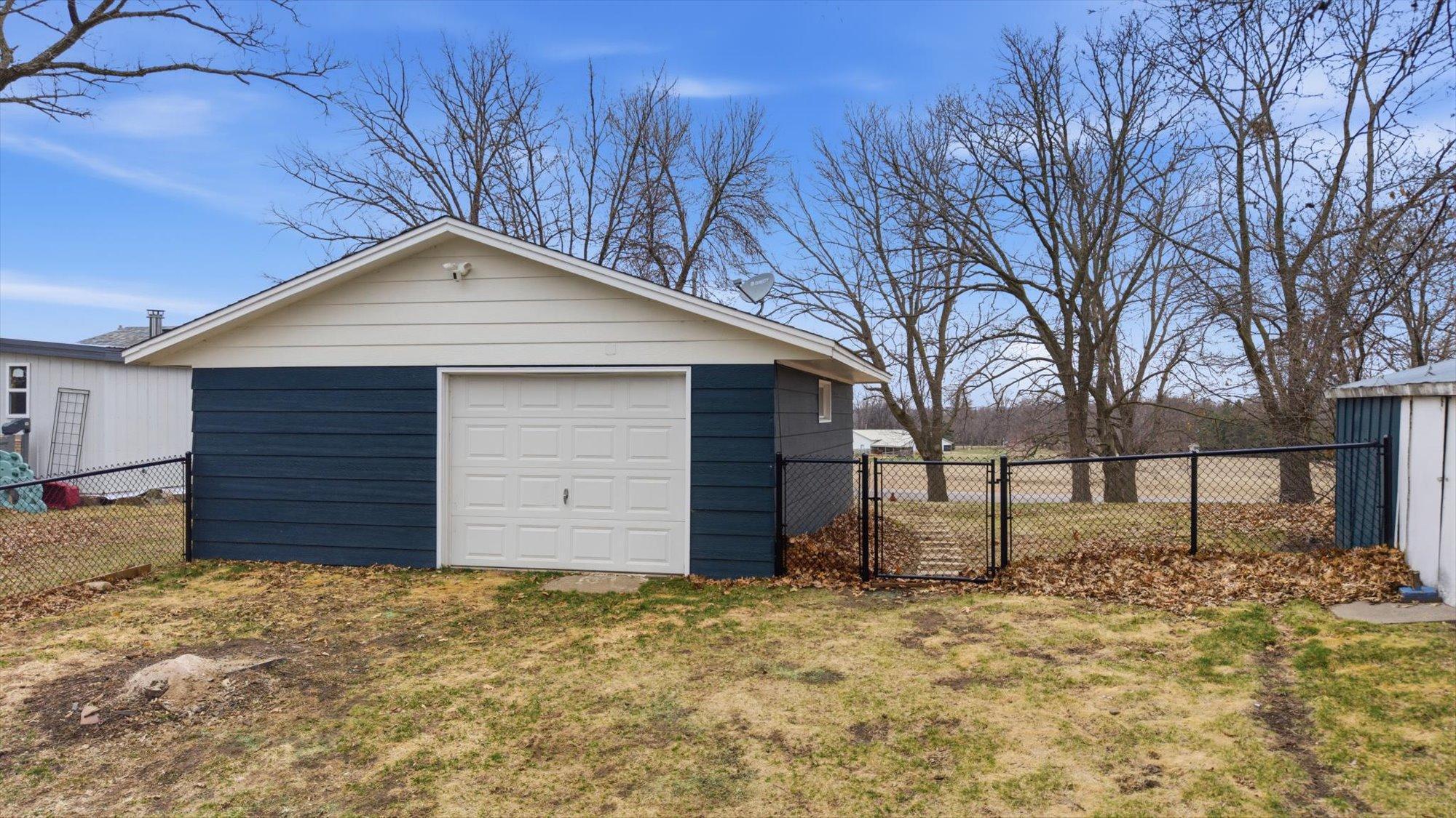 21135 Elkview Circle Richmond, MN 56368 - Photo 36 of 55