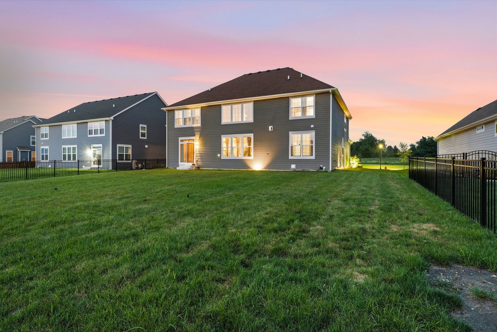 3589 Emerald Road Elgin, IL 60124 - Photo 48 of 55 Gallery Image 48