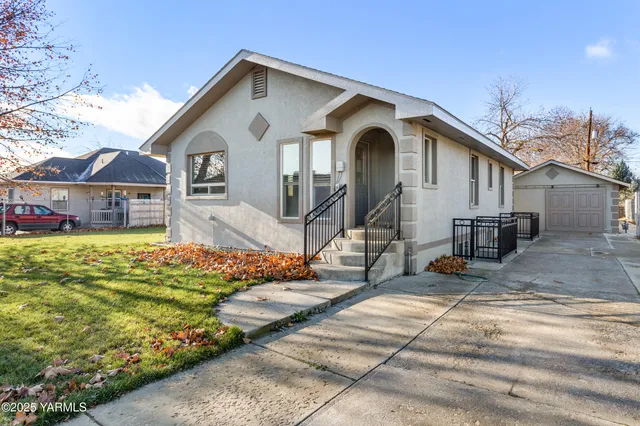 $440,000 | 1006 South 4th Avenue, Yakima, WA 98902