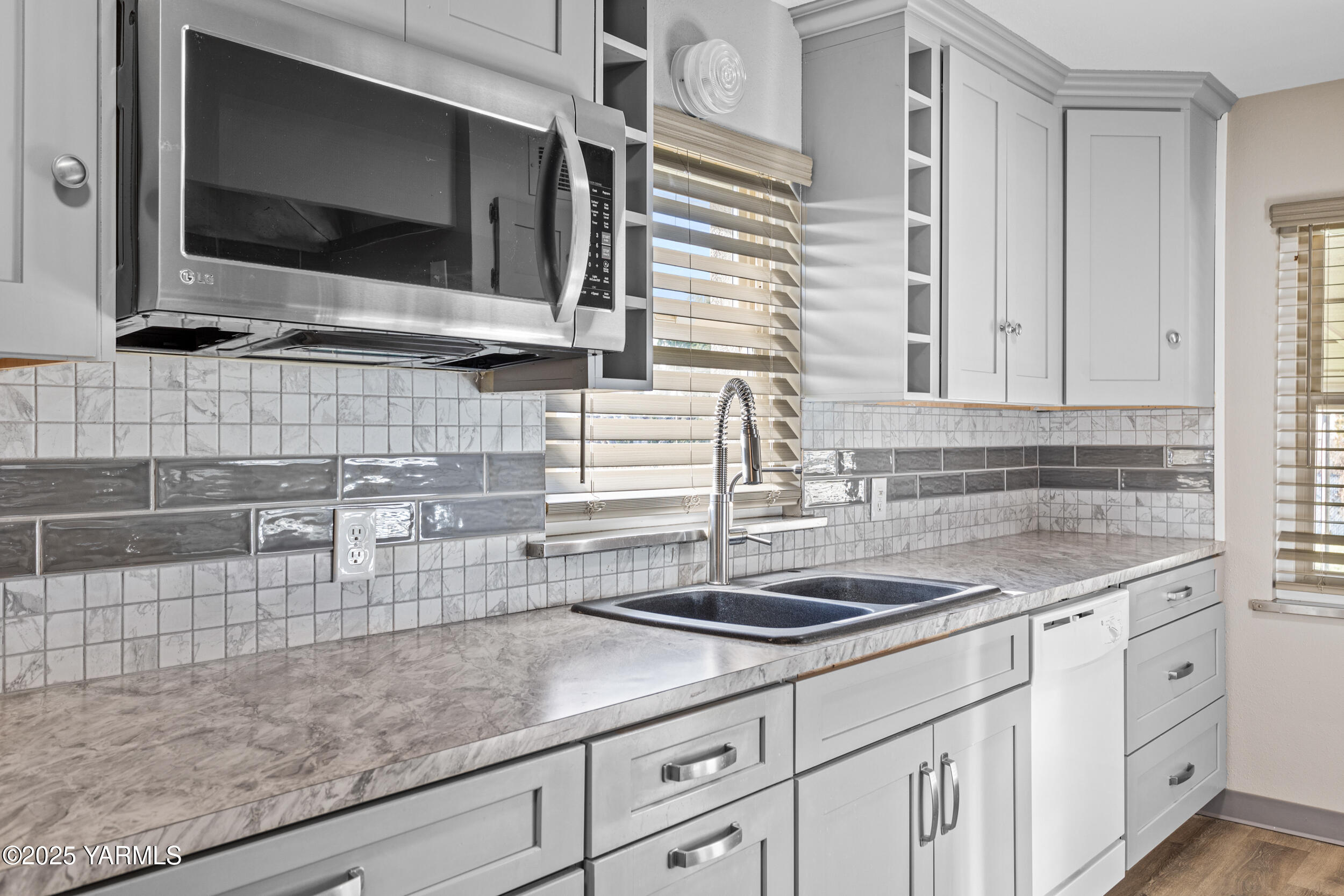 1006 South 4th Avenue Yakima, WA 98902 - Photo 3 of 39 1006 S 4th Ave