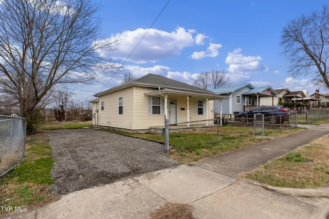 $1,600 | 818 Poplar Street, Kingsport, TN 37660