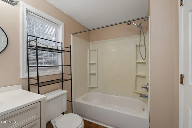 $1,600 | 818 Poplar Street, Kingsport, TN 37660