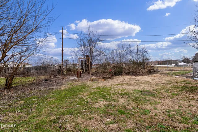 $1,600 | 818 Poplar Street, Kingsport, TN 37660