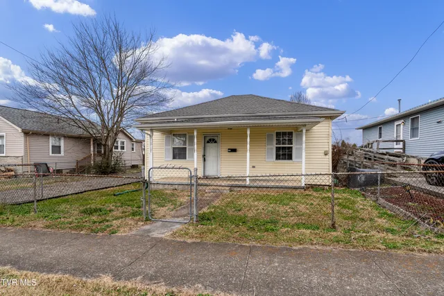 $1,600 | 818 Poplar Street, Kingsport, TN 37660