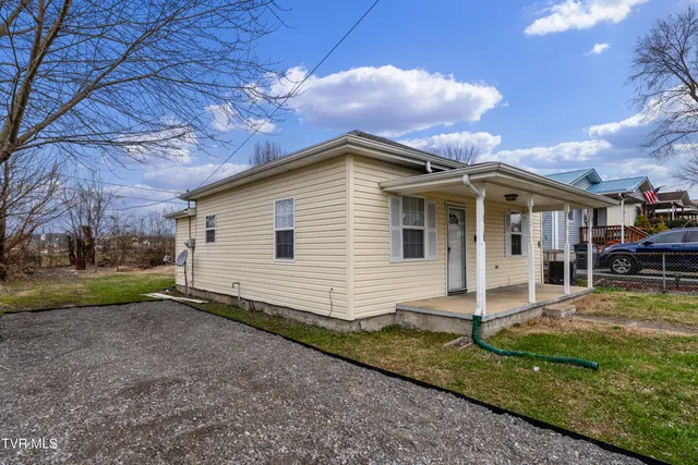 $1,600 | 818 Poplar Street, Kingsport, TN 37660