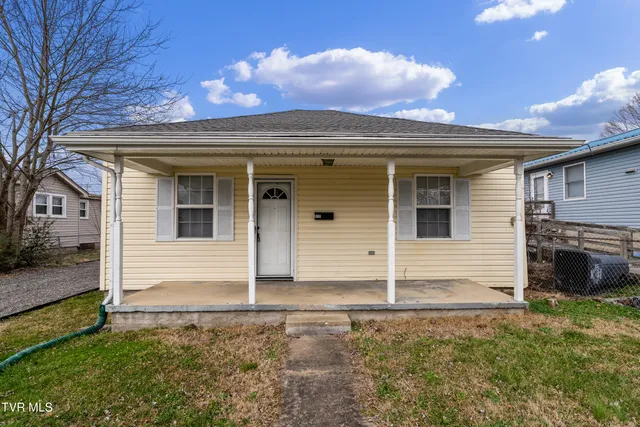 $1,600 | 818 Poplar Street, Kingsport, TN 37660