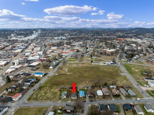 $1,600 | 818 Poplar Street, Kingsport, TN 37660