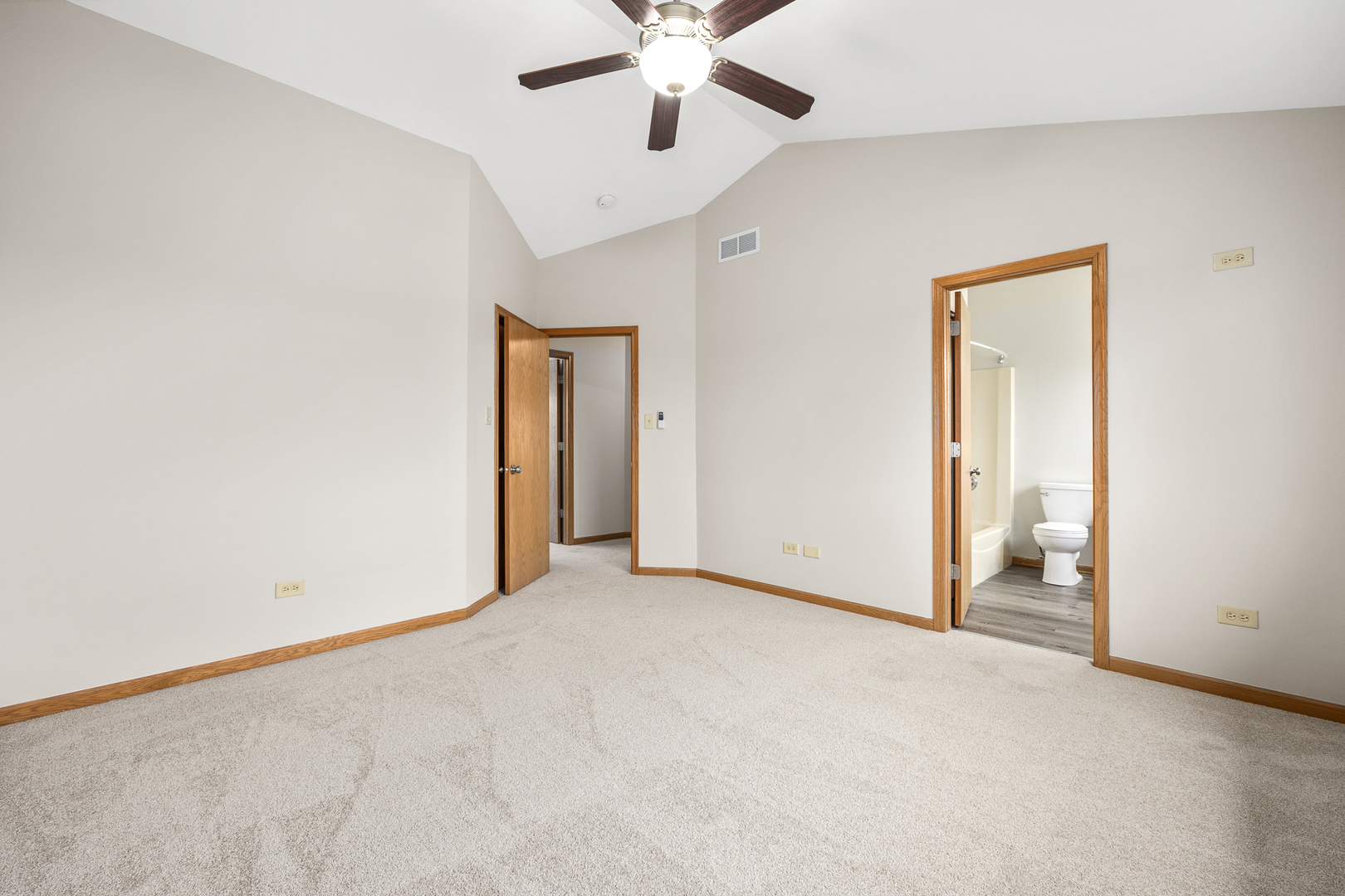 25210 Plainview Drive Channahon, IL 60410 - Photo 27 of 33 an empty room with ceiling fan and window