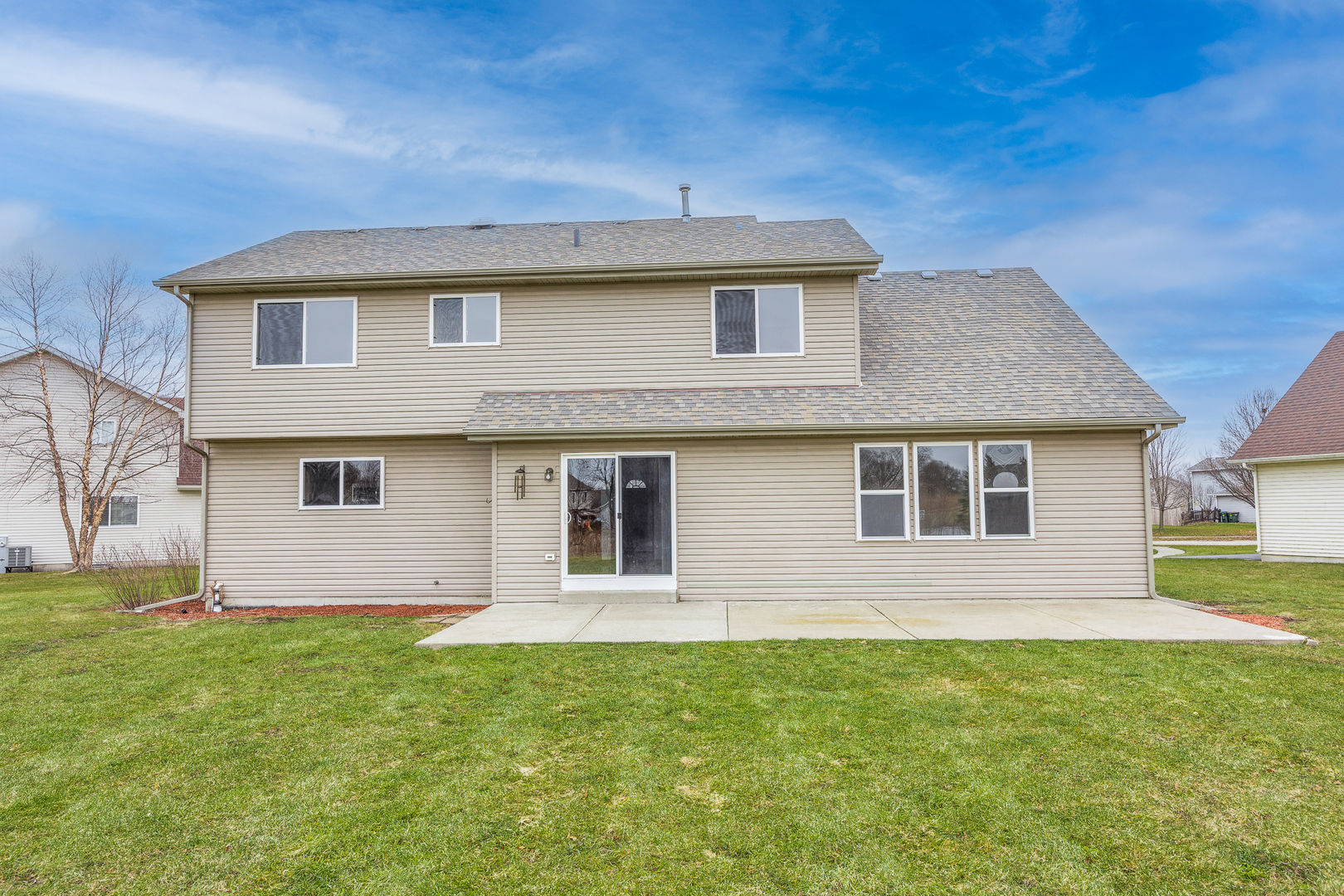 25210 Plainview Drive Channahon, IL 60410 - Photo 30 of 33 a front view of a house with garden