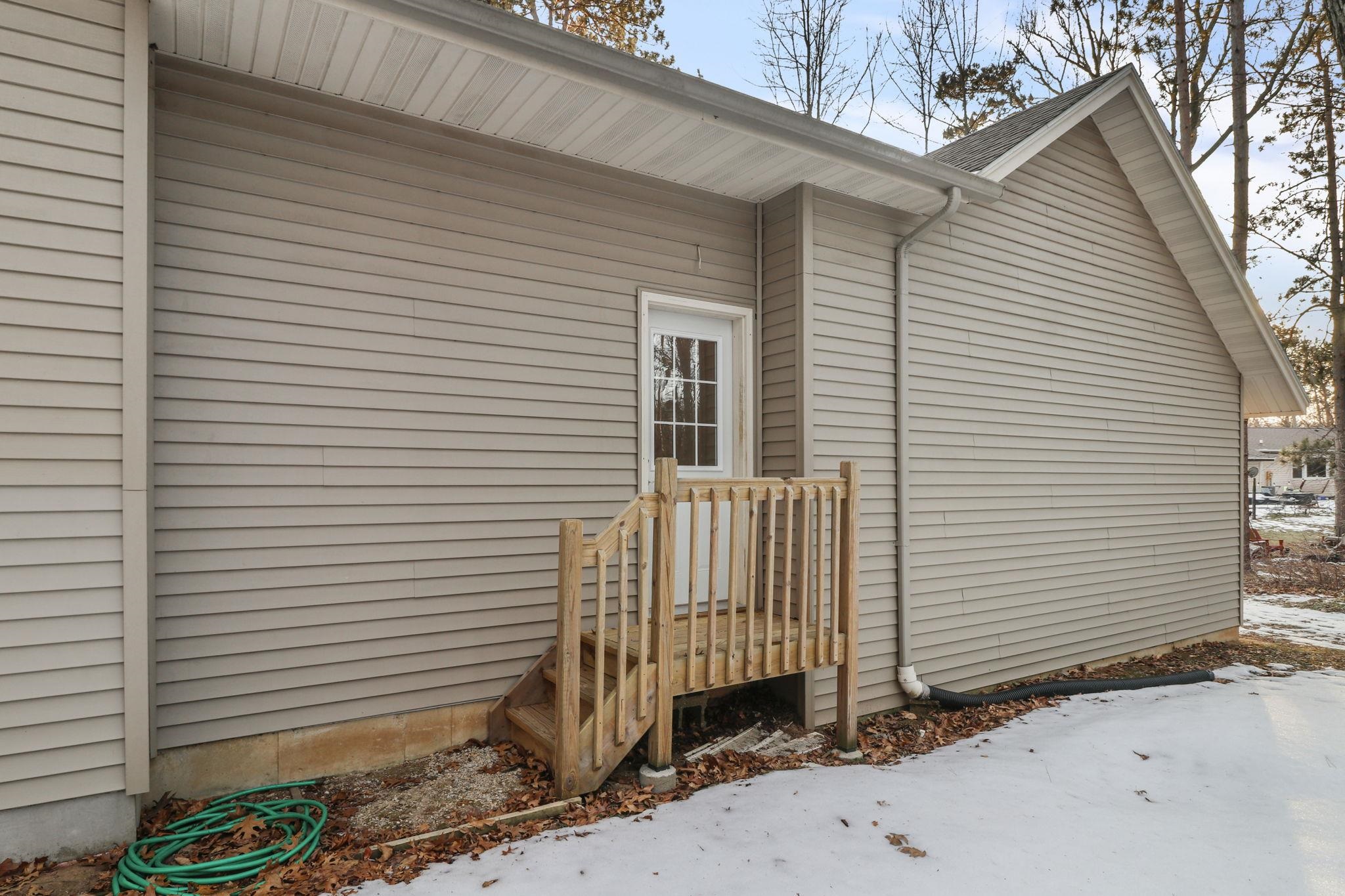 W820 Lakeview Circle Brodhead, WI 53520 - Photo 25 of 34