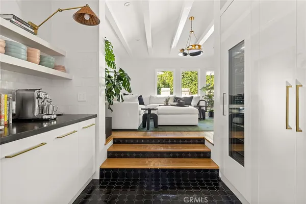 $25,000 | 5115 Los Feliz Boulevard, Los Angeles, CA 90027