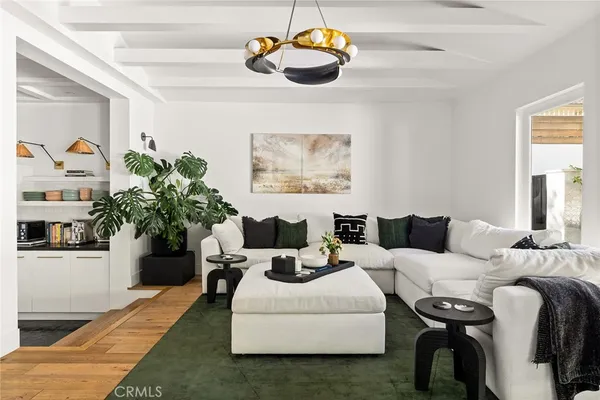 $25,000 | 5115 Los Feliz Boulevard, Los Angeles, CA 90027