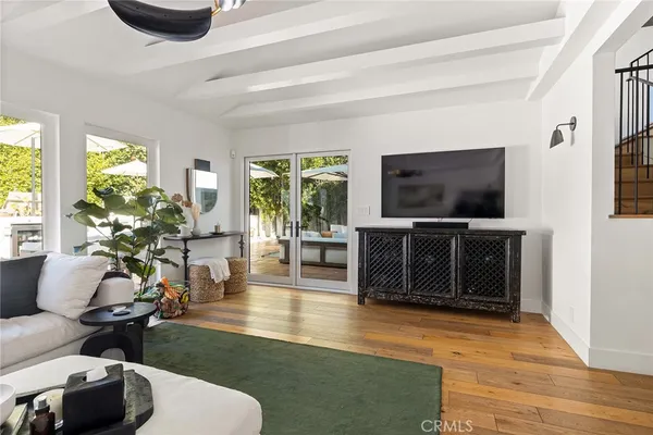 $25,000 | 5115 Los Feliz Boulevard, Los Angeles, CA 90027
