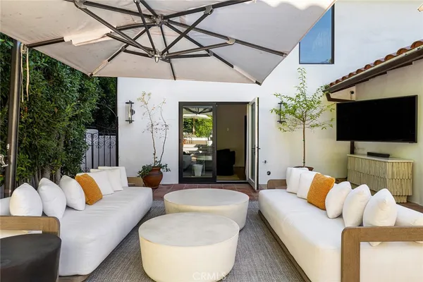 $25,000 | 5115 Los Feliz Boulevard, Los Angeles, CA 90027