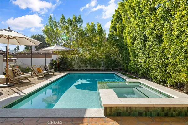 $25,000 | 5115 Los Feliz Boulevard, Los Angeles, CA 90027