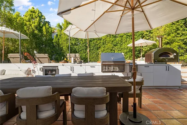 $25,000 | 5115 Los Feliz Boulevard, Los Angeles, CA 90027