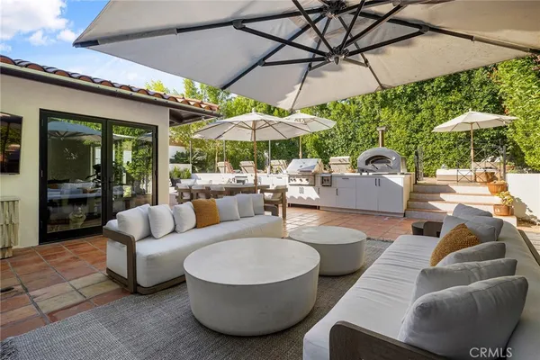 $25,000 | 5115 Los Feliz Boulevard, Los Angeles, CA 90027