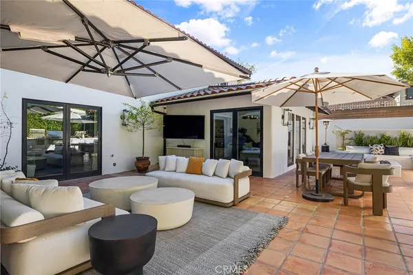 $25,000 | 5115 Los Feliz Boulevard, Los Angeles, CA 90027
