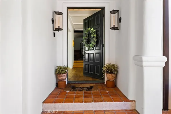 $25,000 | 5115 Los Feliz Boulevard, Los Angeles, CA 90027