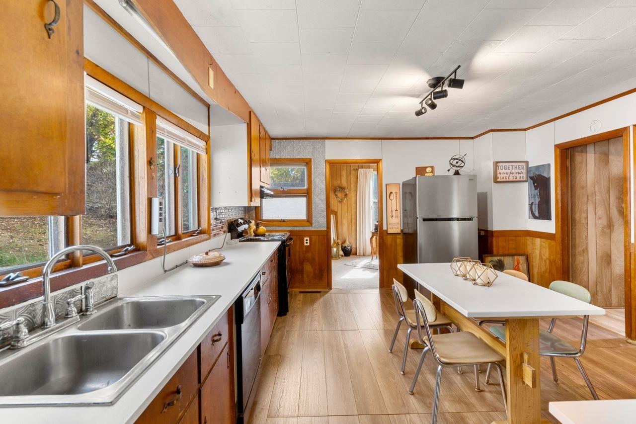 116 Maple Street Wilton, NH 03086 - Photo 6 of 54