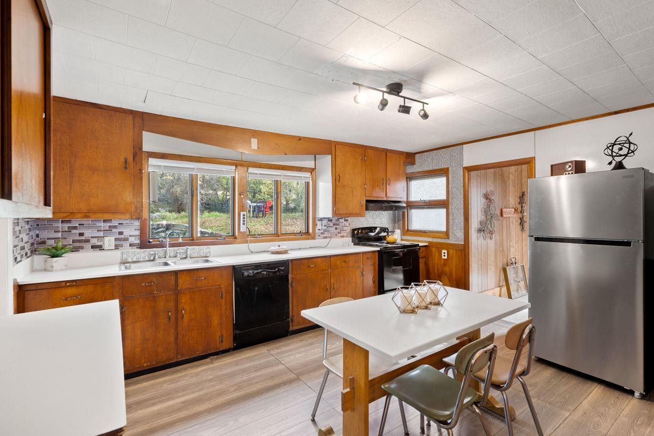 116 Maple Street Wilton, NH 03086 - Photo 7 of 54