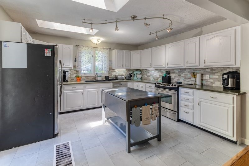1005 Brayton Point Road Somerset, MA 02725 - Photo 4 of 35 Gallery Image 4