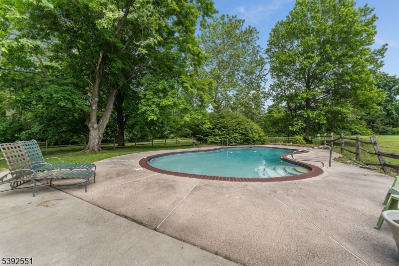 5 Brookfield Way Mendham, NJ 07945 - Photo 8 of 17