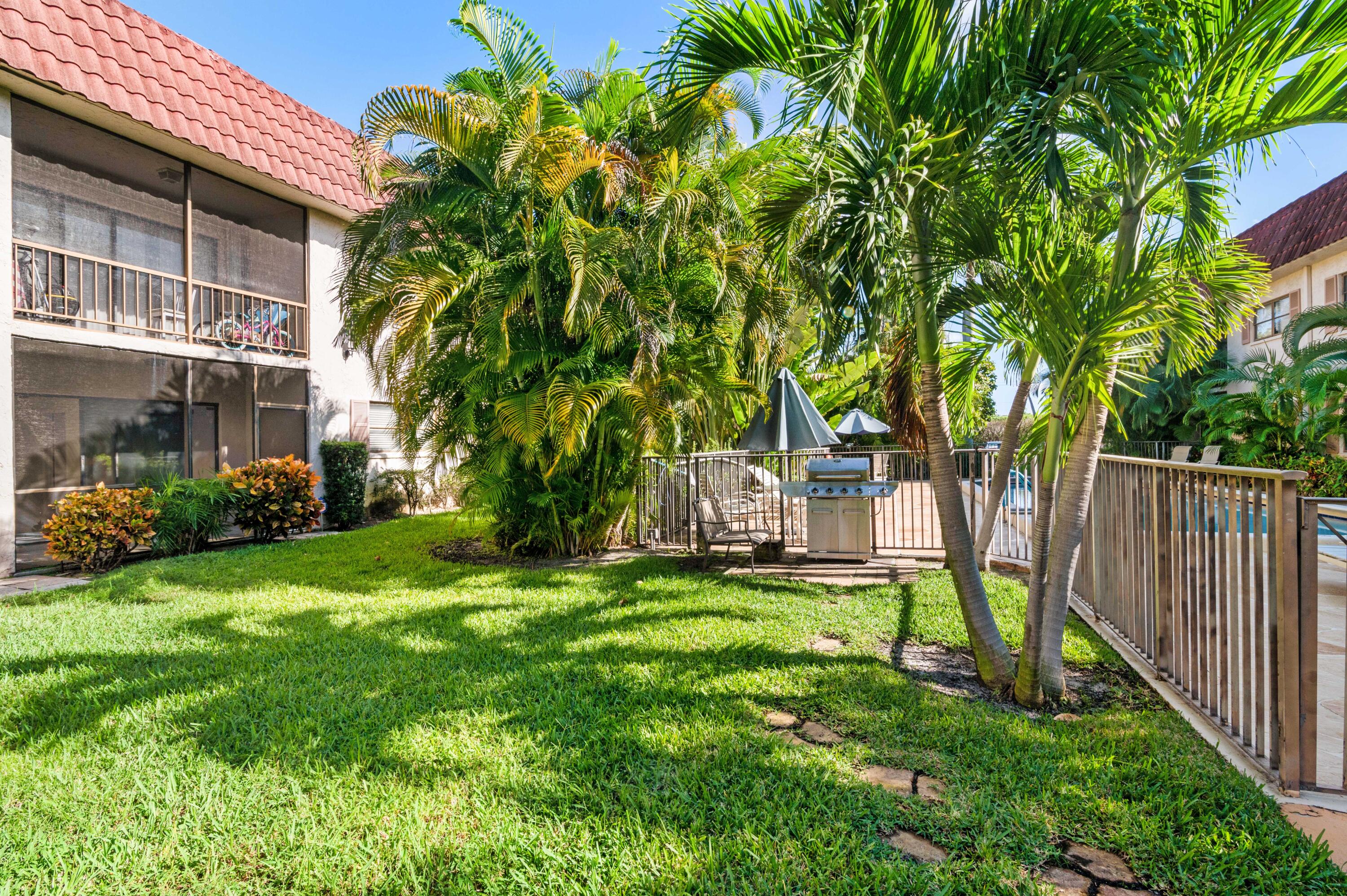 660 Dover Street, Unit A4 Boca Raton, FL 33487 - Photo 2 of 26 22 Rear 02