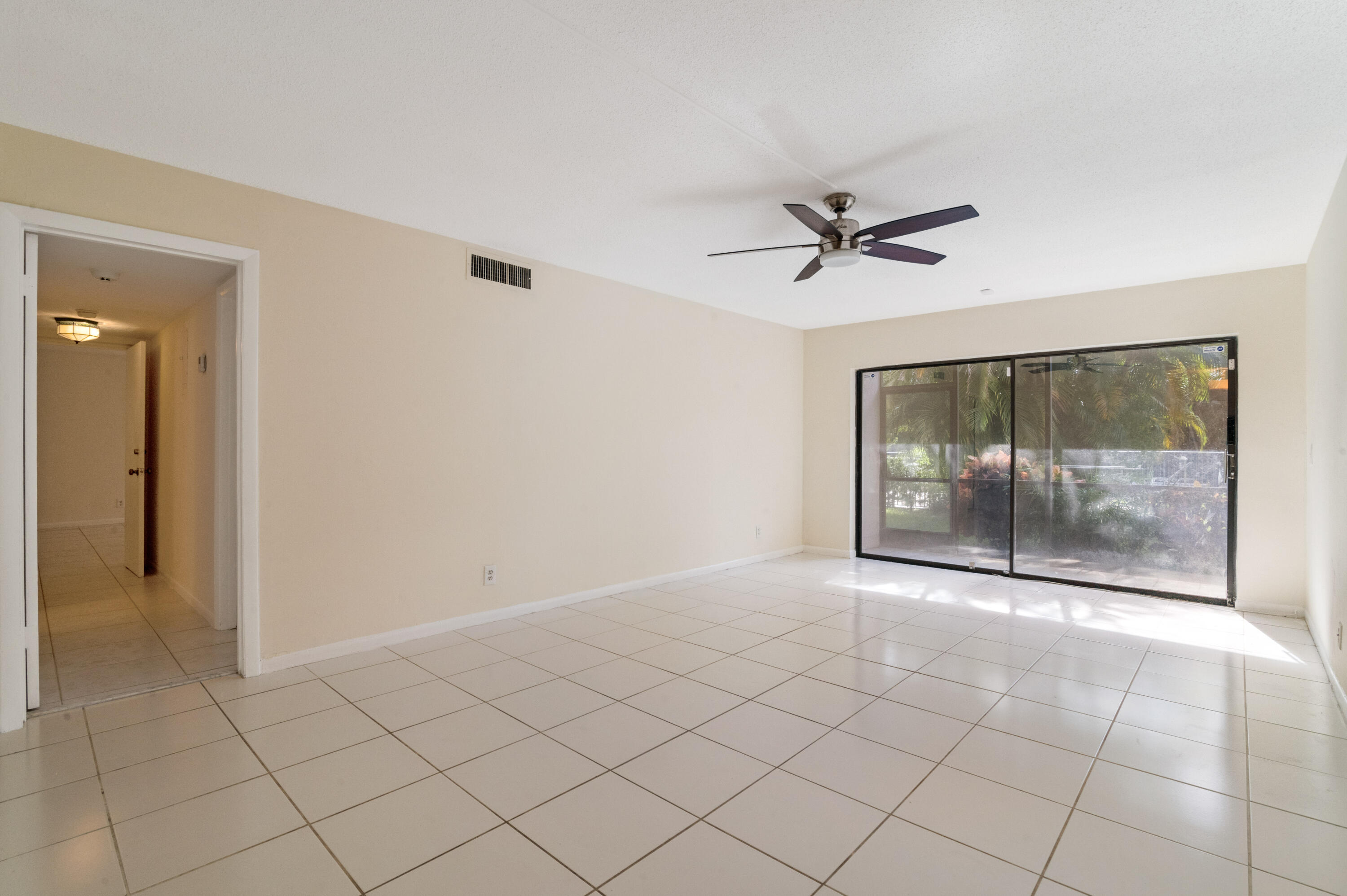 660 Dover Street, Unit A4 Boca Raton, FL 33487 - Photo 5 of 26 04 Living room 01