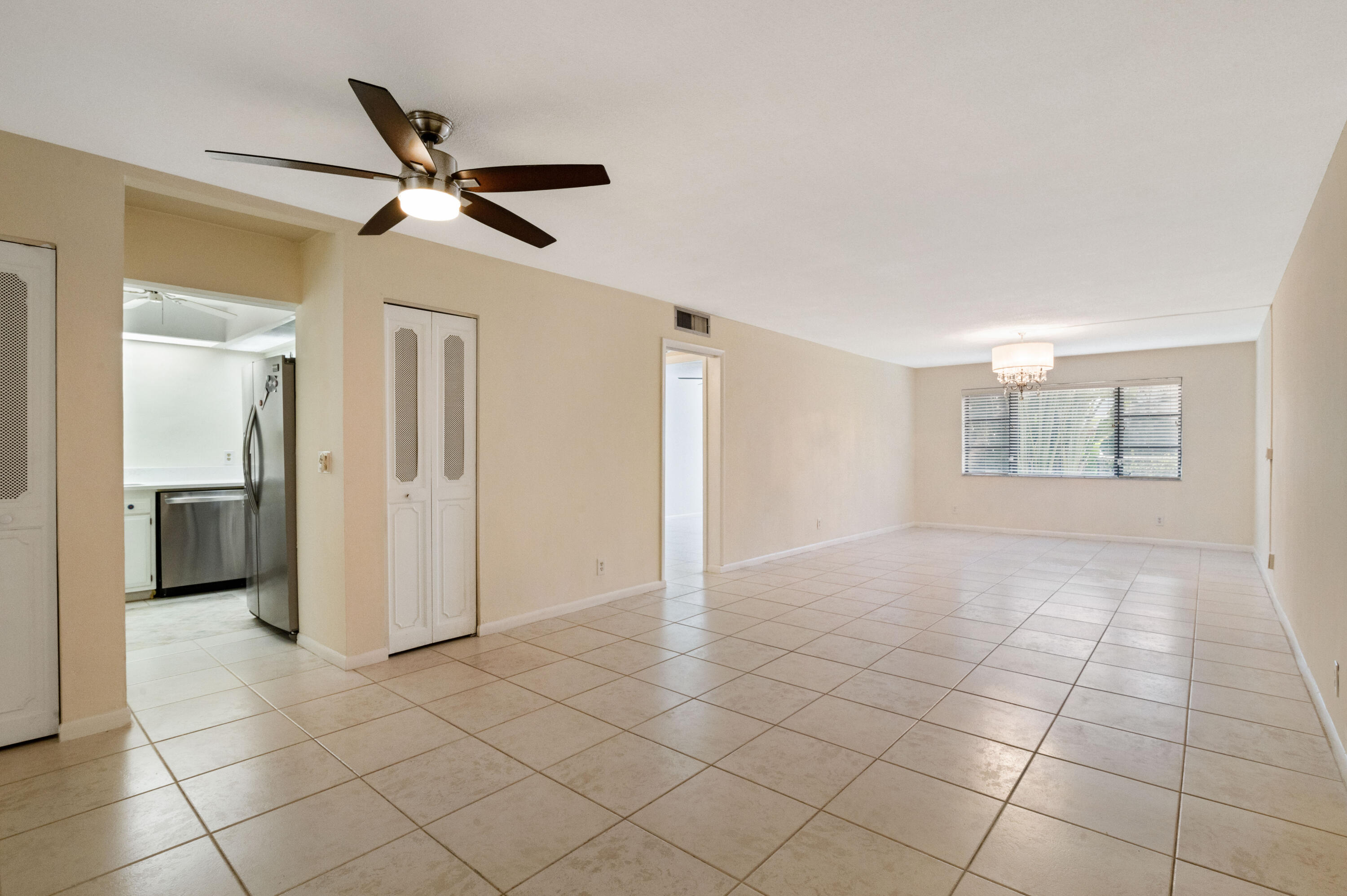 660 Dover Street, Unit A4 Boca Raton, FL 33487 - Photo 8 of 26 06 Dining room 01