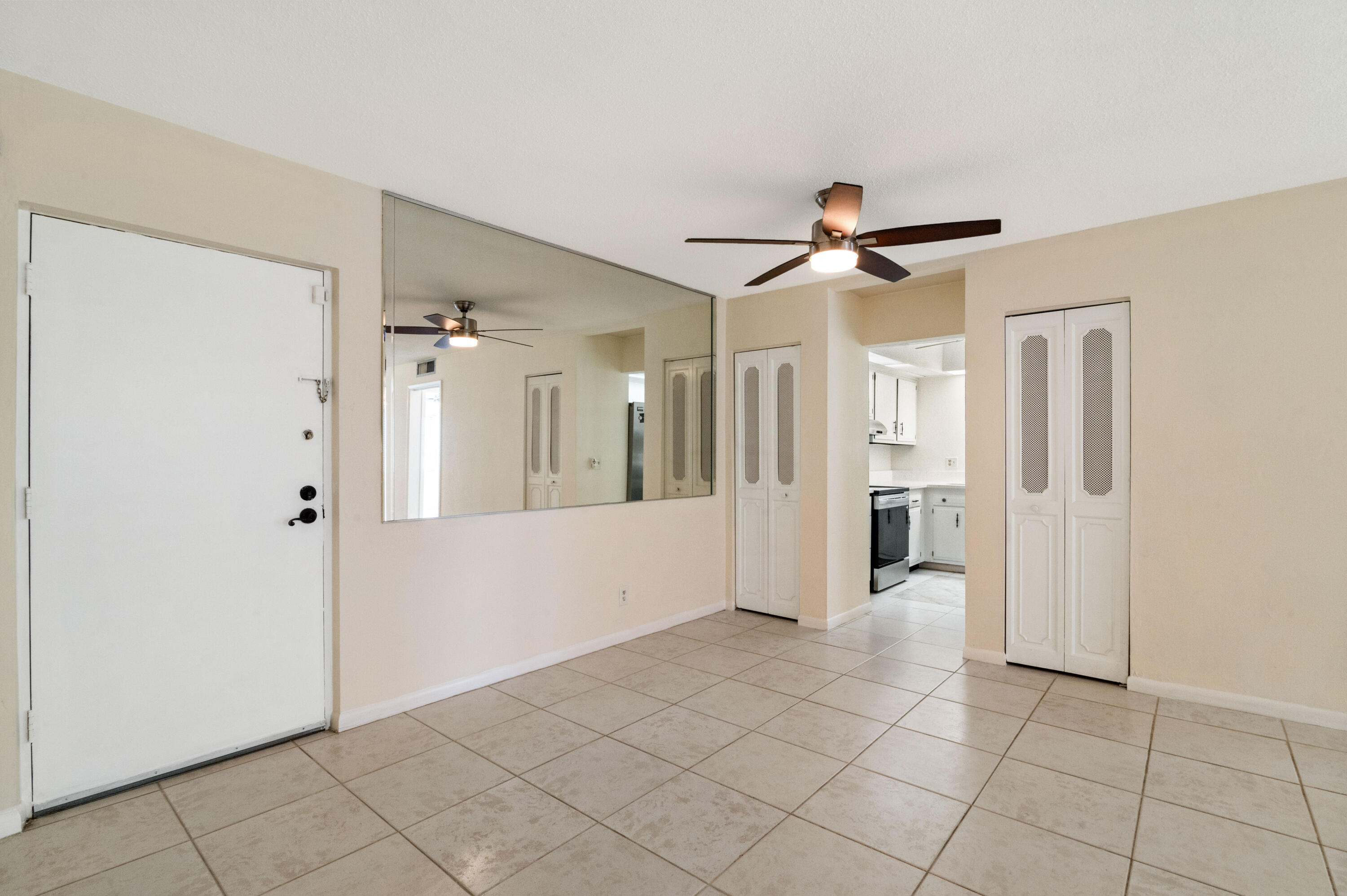 660 Dover Street, Unit A4 Boca Raton, FL 33487 - Photo 10 of 26 08 Dining room 03