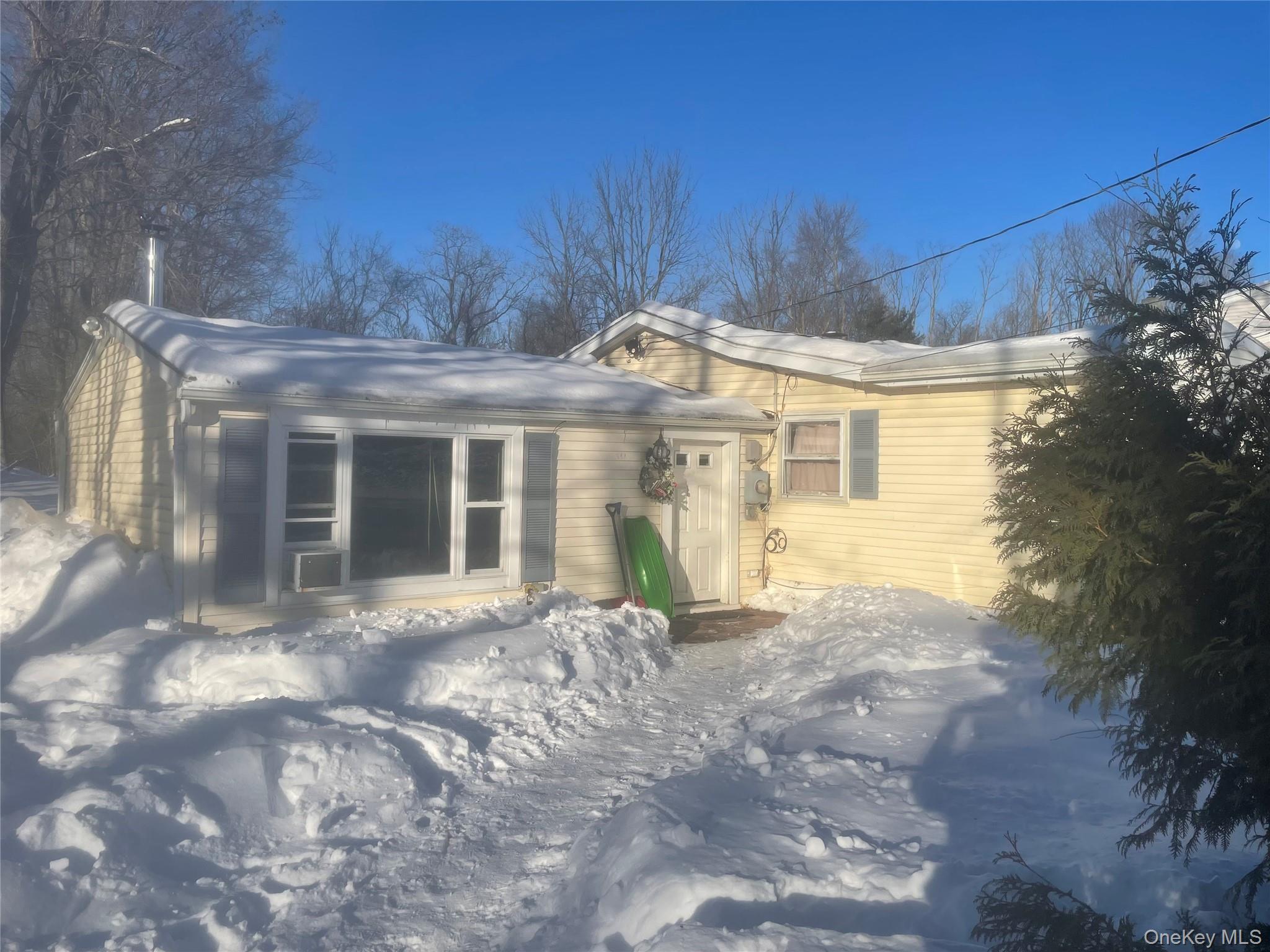 261 Titusville Road Poughkeepsie, NY 12603 - Photo 2 of 19