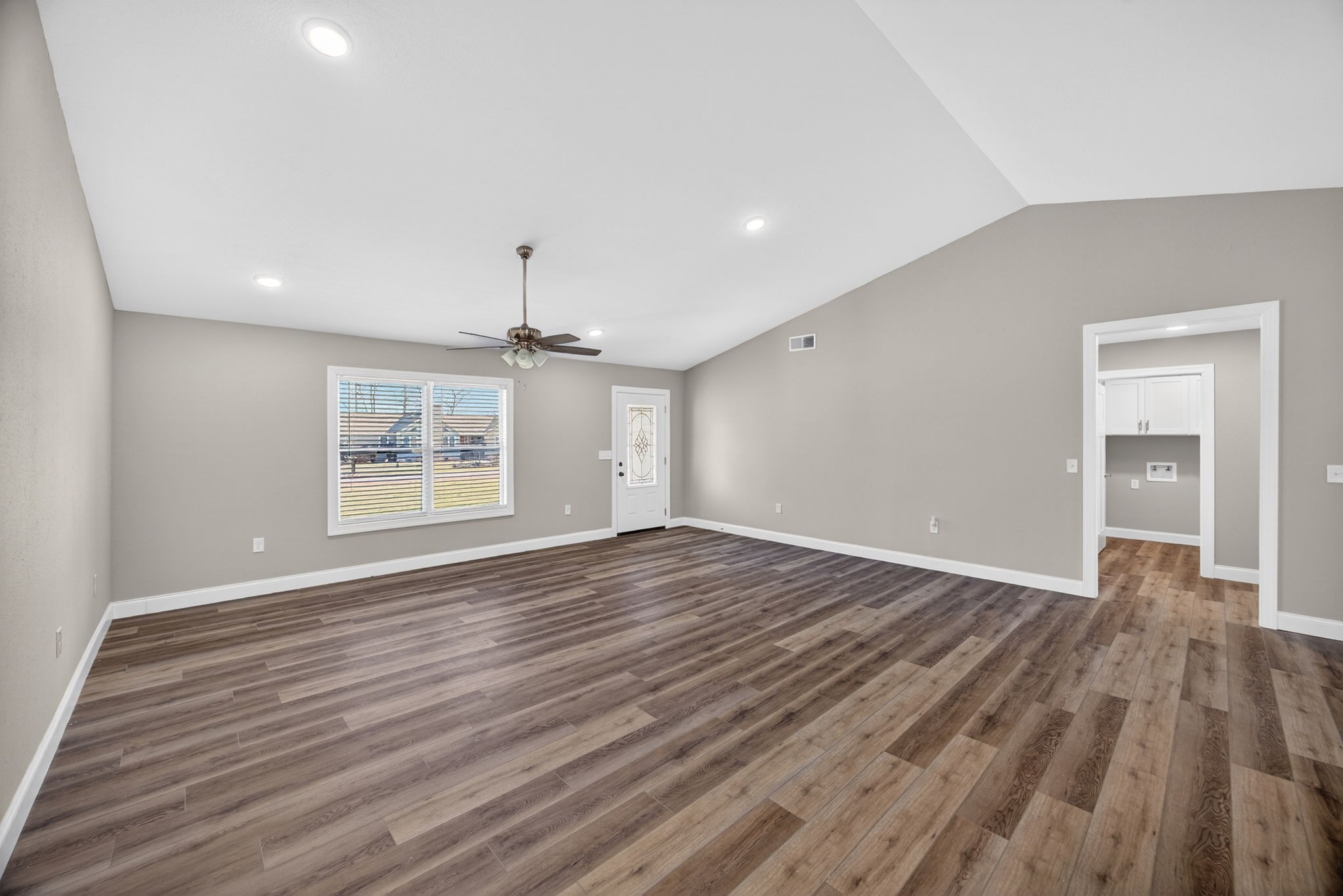 453 Hinch Mountain View Road Crossville, TN 38555 - Photo 3 of 28