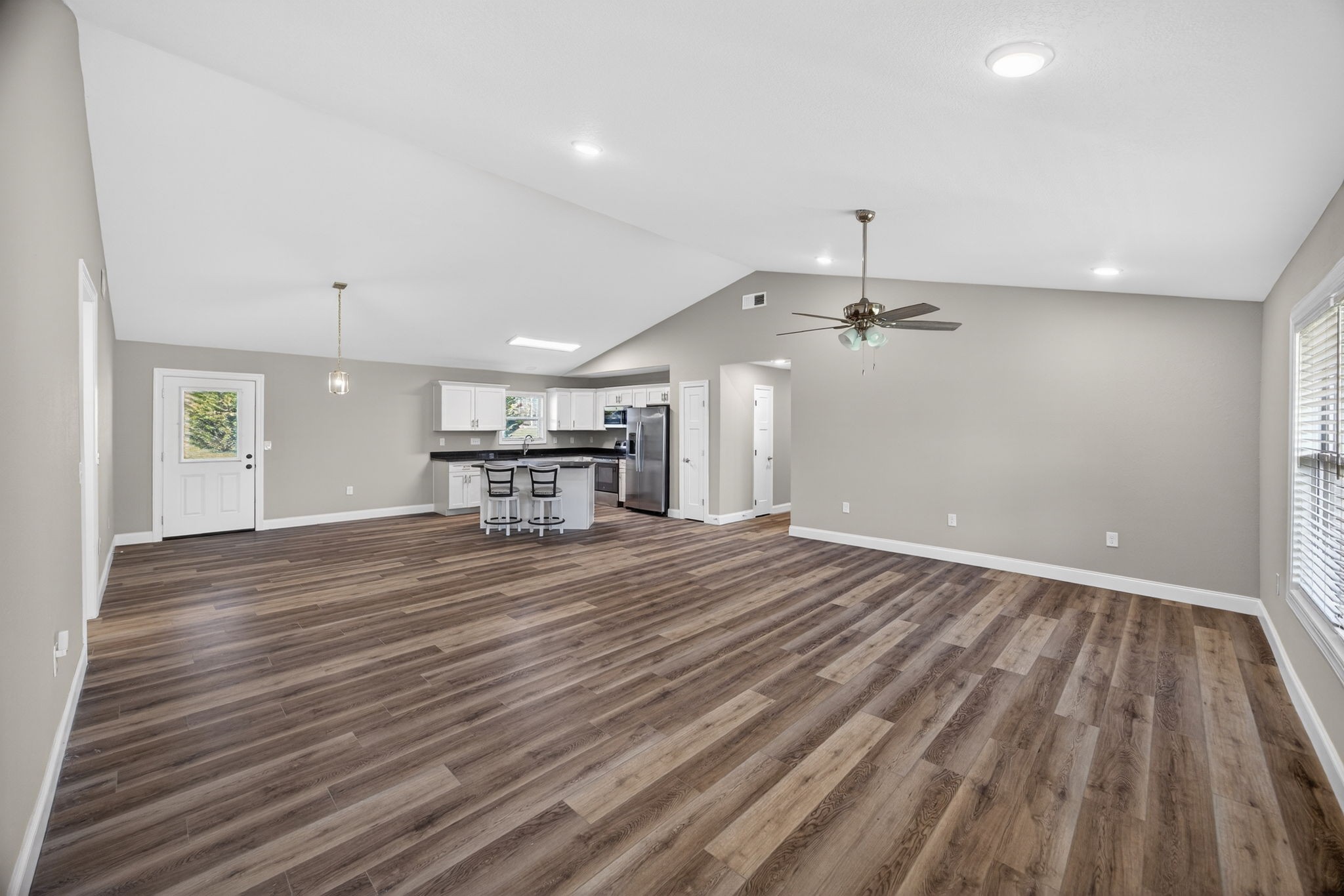 453 Hinch Mountain View Road Crossville, TN 38555 - Photo 4 of 28