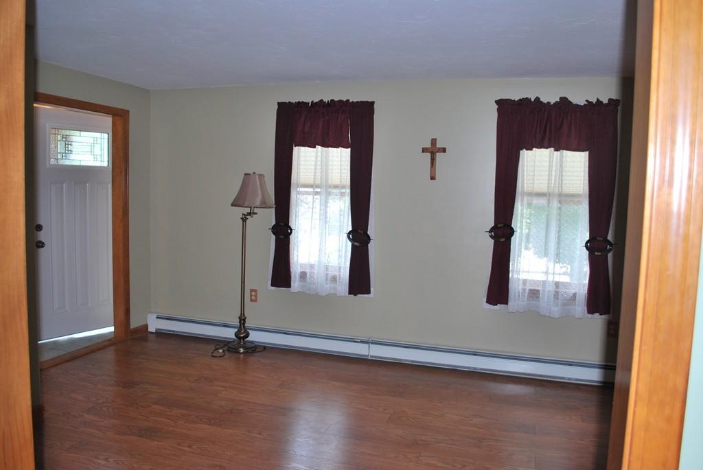 18 Autumn Road Uxbridge, MA 01569 - Photo 14 of 26 Gallery Image 14