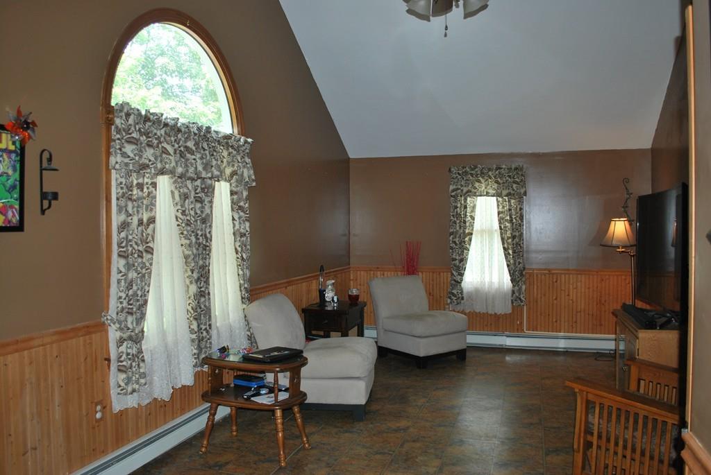 18 Autumn Road Uxbridge, MA 01569 - Photo 17 of 26 Gallery Image 17
