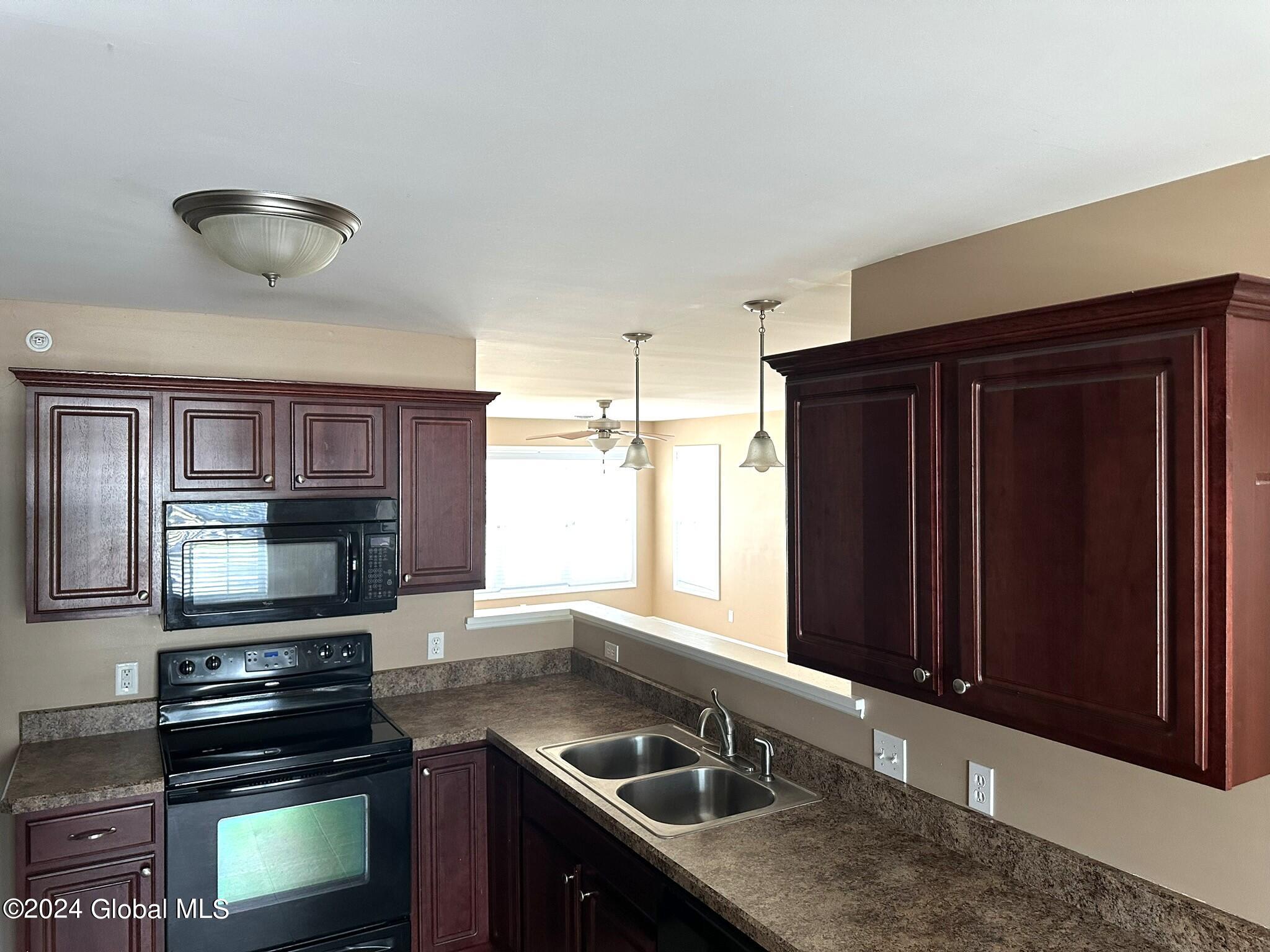 2000 Curry Road, Unit 28 Rotterdam, NY 12303 - Photo 5 of 23 IMG_9133