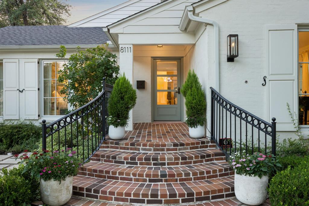 8111 Chadbourne Road Dallas, TX 75209 - Photo 2 of 33