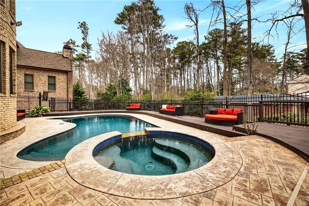2015 Shaudi Lane Atlanta, GA 30345 - Photo 2 of 85