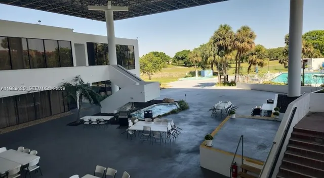 $1,950 | 6921 Environ Boulevard, Unit 6R, Lauderhill, FL 33319